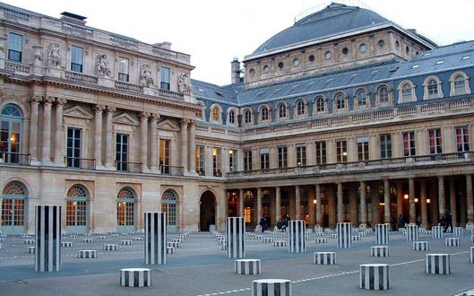 Nice - Les Colonnes de Buren au Palais-Royal